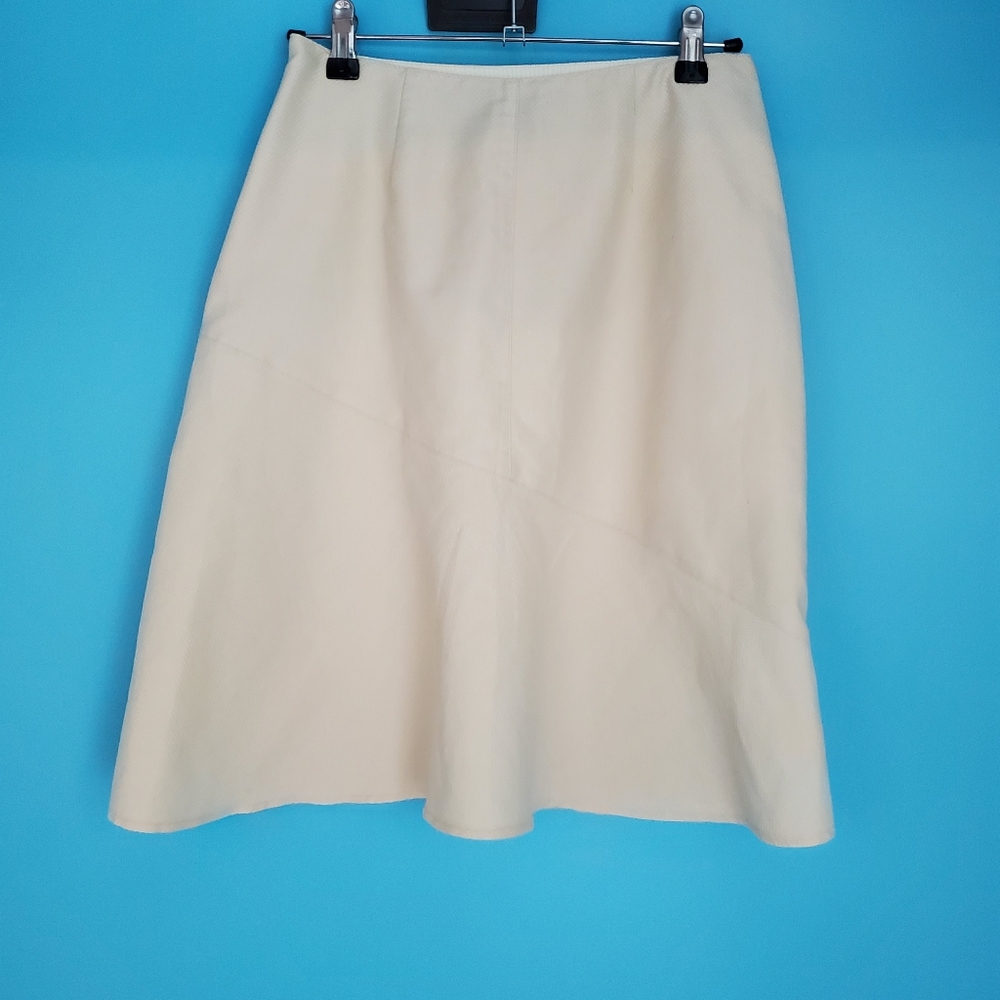 W by Worth Skirt Size 4 Straight Cream A-Line